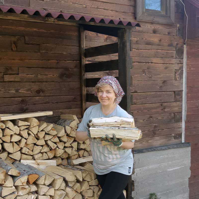 Olga Boyarskaya enjoying life at her dacha.