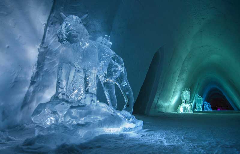 Ice sculptures inside the Snow Hotel. Photo credit: Kirkenes Snow Hotel / Nevra Pictures