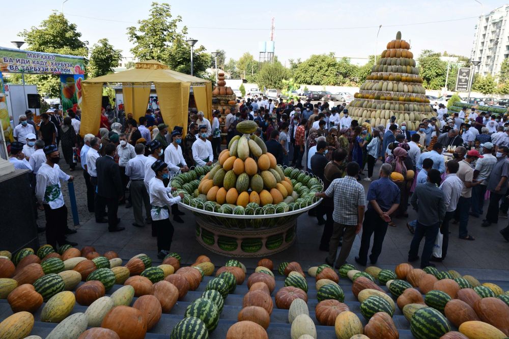 A variety of melons on display in Dushanbe, Tajikistan. Photo credit: Dilshod Karimov