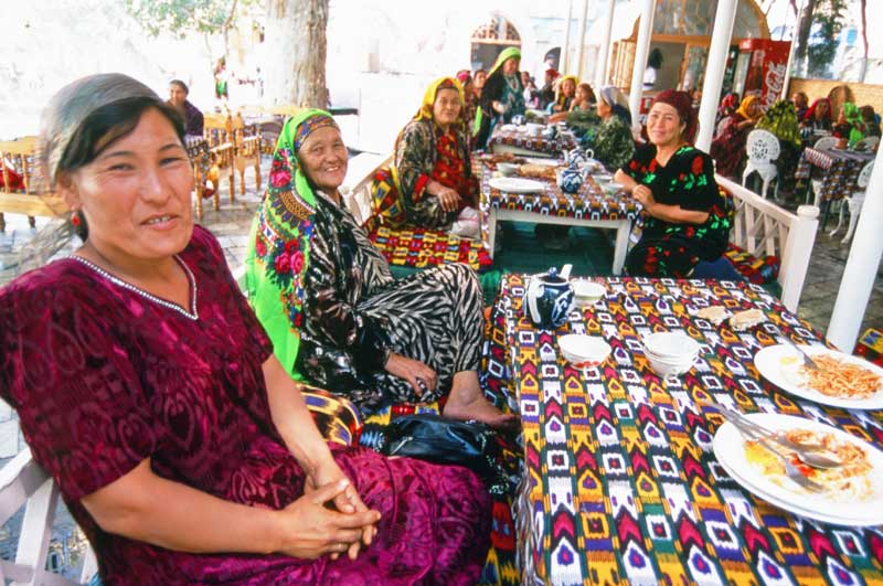 Many travelers to this Central Asian country note the friendliness and hospitality of Uzbeks, wherever they go. Photo credit: Peter Guttman