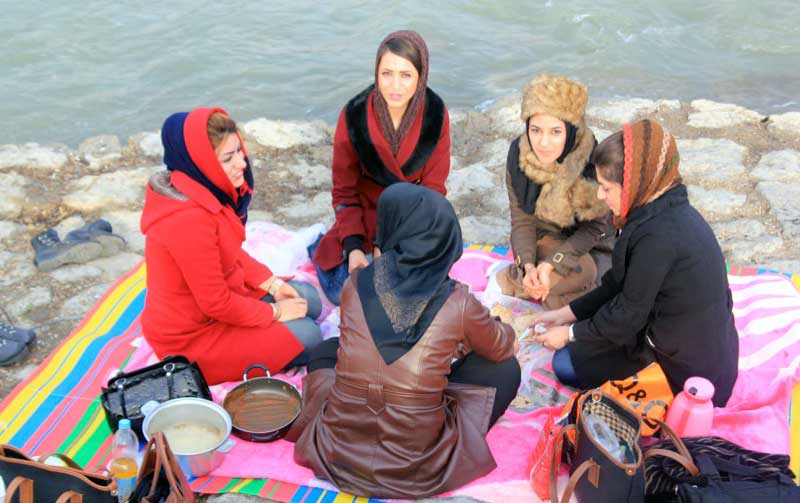 Picnic headware in Kashan, Iran. Photo credit: Marina Karptsova