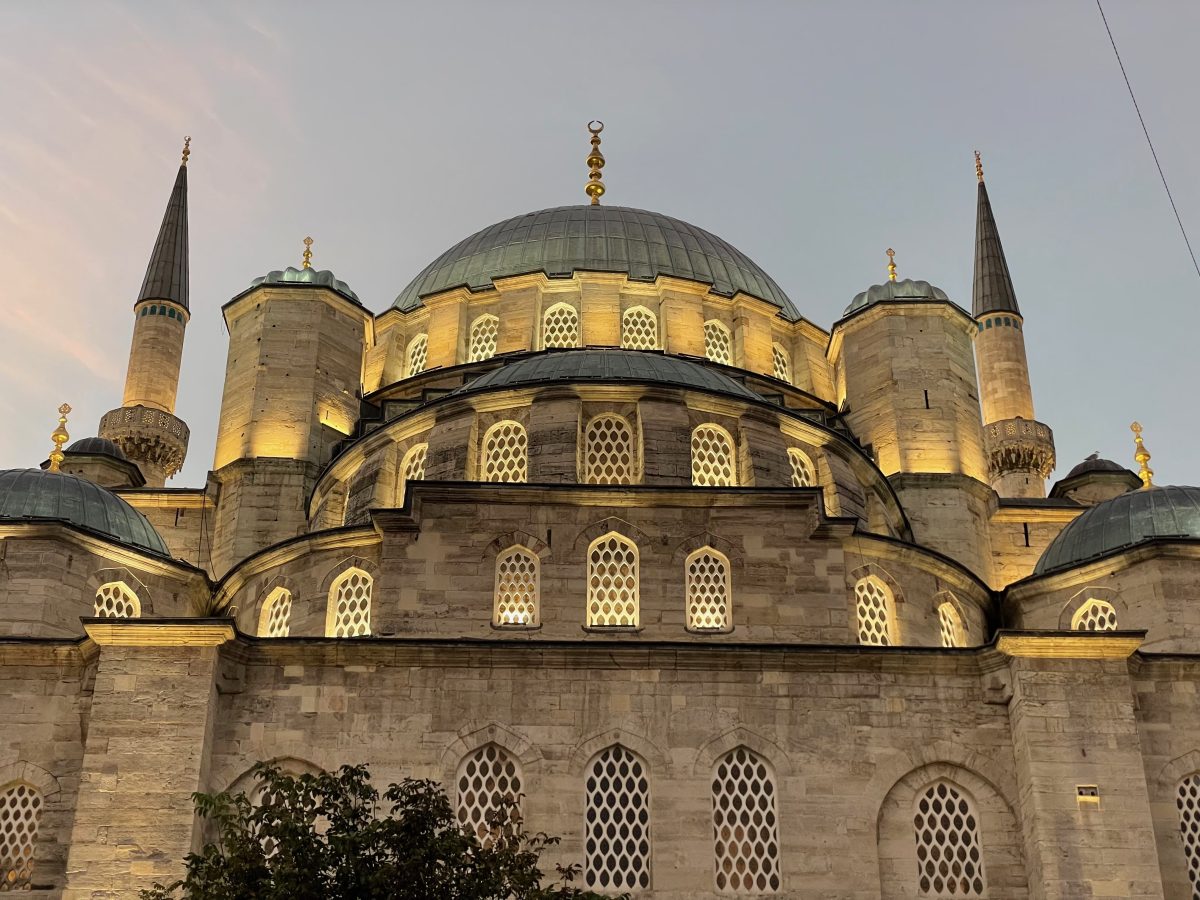 what time is it in istanbul turkey