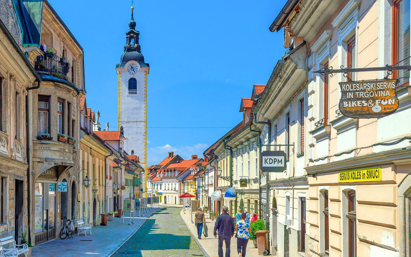 Why Your Next Trip Should Be to a "Goldilocks" Country | MIR corp